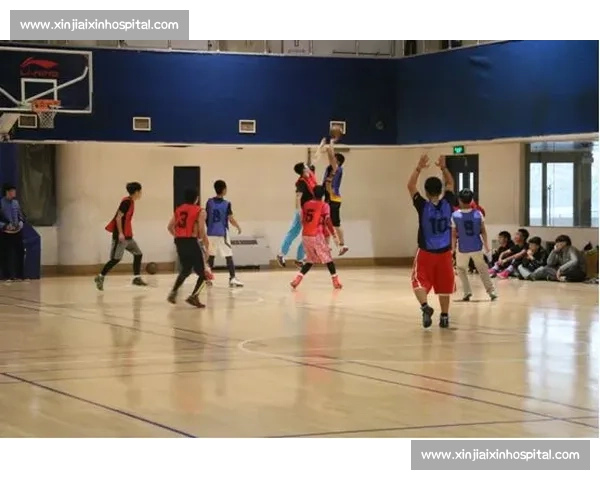 重庆篮球盛宴:激情对决点燃赛场 突破极限展现风采